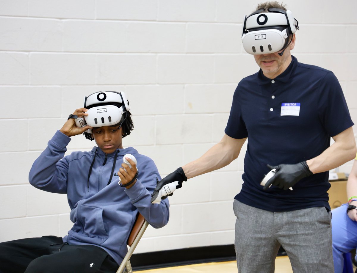 mariacollege's tweet photo. Our Mobile VR Lab recently brought immersive learning to @csd_south Mental Health &amp; Wellness Fair. Students practiced peer support in #VR/#AI, building empathy, listening, &amp; help-seeking skills. Real-world training for healthier communities. #MentalHealthAwareness @capregchamber https://t.co/rwDa4erv7R
