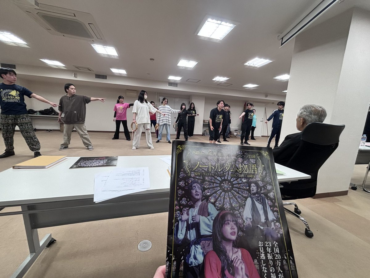 showmanship_f's tweet photo. いつもの稽古場での稽古は今日がラスト‼️
#ノートルダム物語

ミュージカルだからこそ、歌と踊りを最後まで磨き上げていきます🌟

西鉄ホール公演
5/9（土）19時のチケット➡️残り僅か✨
5/10（日）13時のチケット➡️残りごく僅か❗️

チケットのお問い合わせ⏬
092-716-3175（ショーマン事務局） https://t.co/X1aarqOYYy