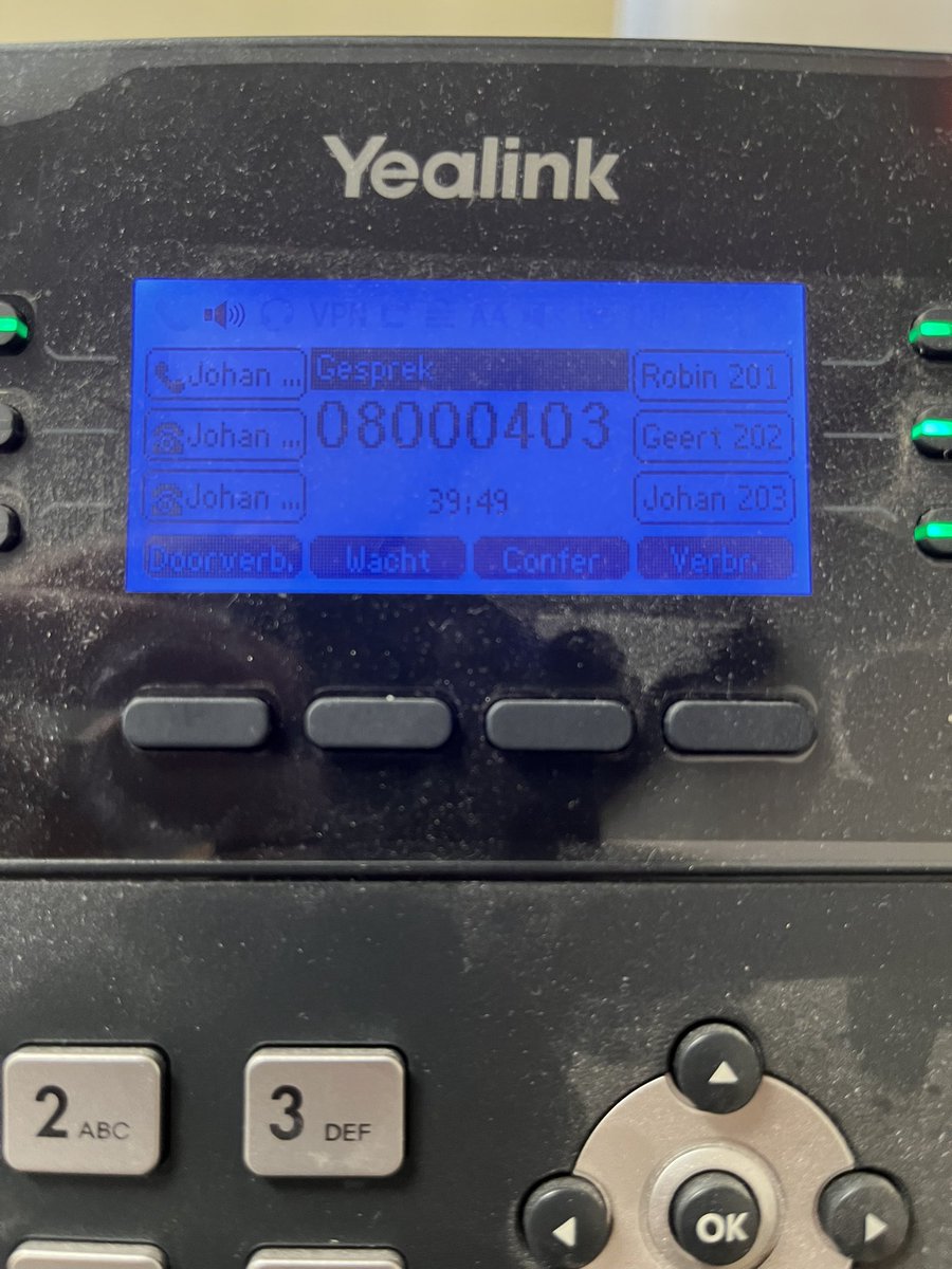 Goede reclame is het niet echt <a href="/KPN/">KPN</a>  op twee telefoons aan het bellen!!!!