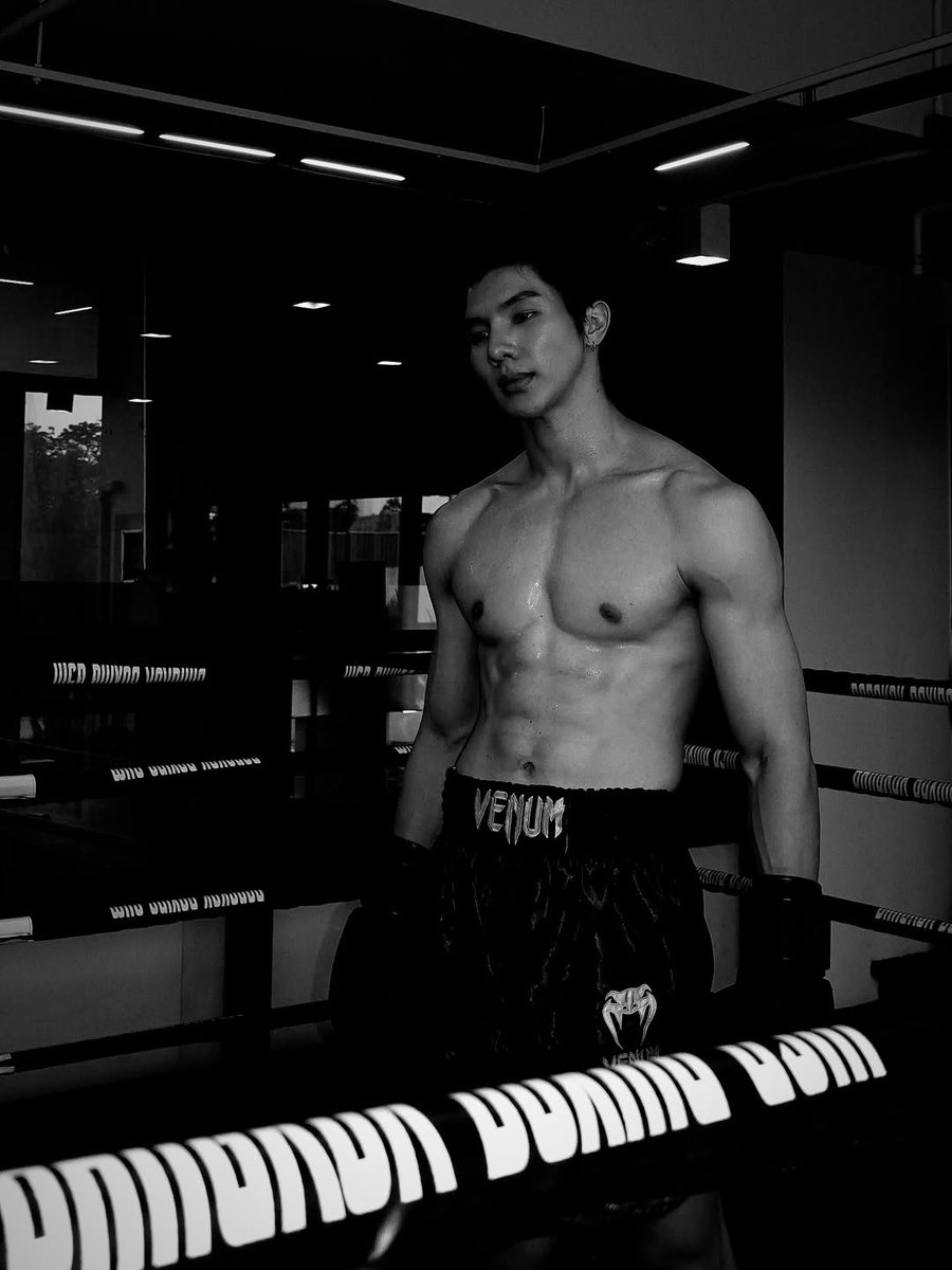 Atong6rerun's tweet photo. #longlee7 https://t.co/i860OdHt9I