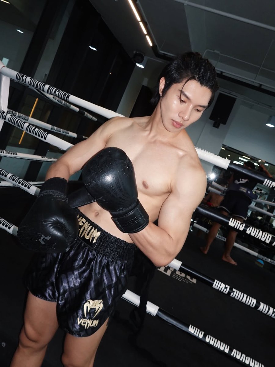 Atong6rerun's tweet photo. #longlee7 https://t.co/i860OdHt9I
