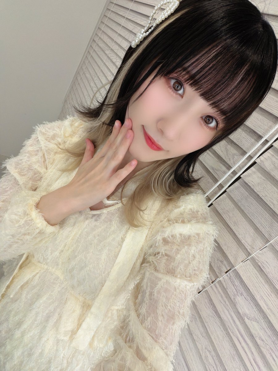 DIALOGUE+ サイン入りブロマイド　内山悠里菜 DIALOGUE＋ ブロマイド 奇跡は起きない 内山悠里菜 - メルカリ