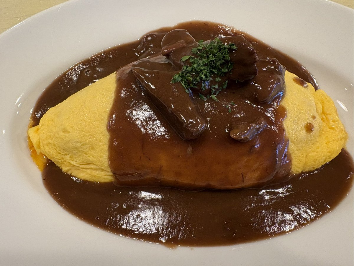 jinorarv76's tweet photo. 今日のランチはil filo(イルフィーロ)さん。
ここもやーっと行けたお店です♪
ランチは2種コースあって、私は前菜なしので。
オムライスはソースが濃厚でお肉が柔らかく美味しかったです♪
前のお店の時と中の作りがあまり変わっていないので、初めてでも馴染めました💕#ilfilo #イルフィーロ #土手町 https://t.co/Pzqsy5gPLu