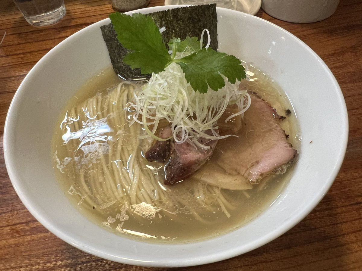えび tweet media