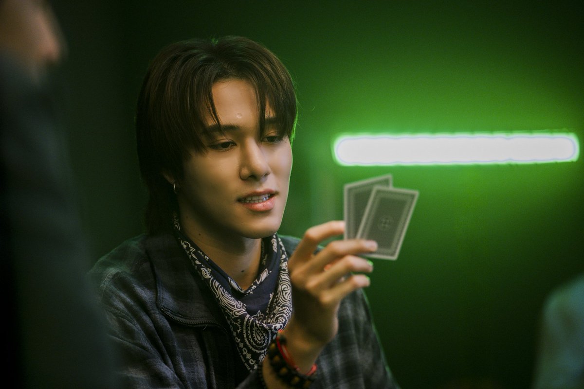 WU อู tweet media