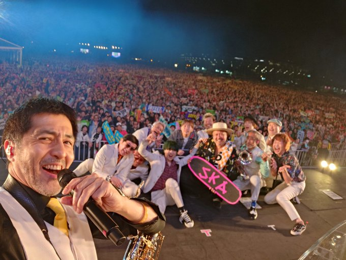 kaede33567's tweet photo. JAPAN JAM 2026/5/5(火祝)

■全セトリ
https://t.co/hp8nJHQHq6

⏰SUNSET STAGE
12:15～DISH//
13:45～ももいろクローバーZ
15:15～サンボマスター
16:45～MONGOL800
18:15～[Alexandros]

#JJ2026
#JAPANJAM https://t.co/YnQL6jcqVU