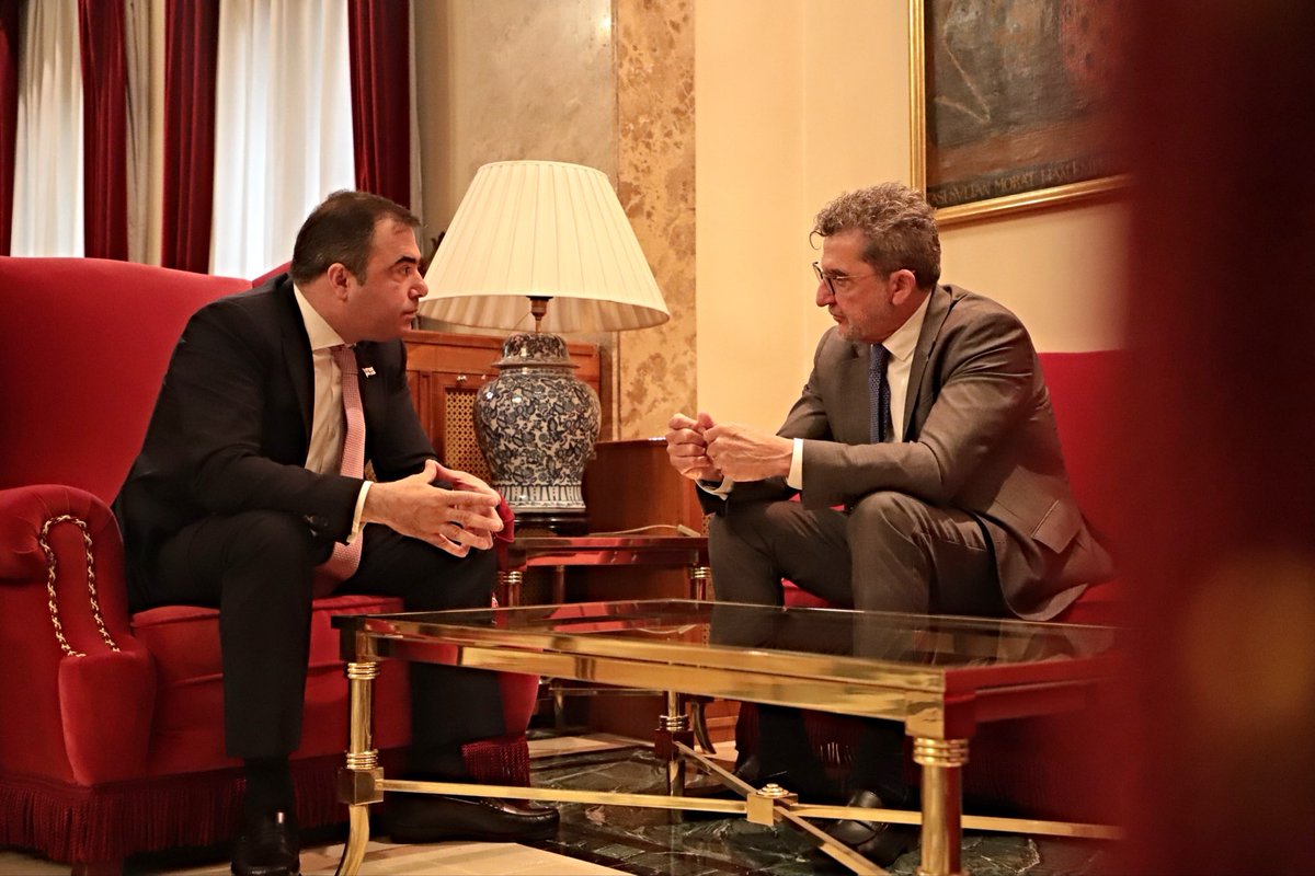 LimonesAG's tweet photo. Reunión con el embajador de Georgia Alexander Chkuaseli @GeorgiainSpain “Trabajar juntos para conseguir un espacio europeo común”.
@gpssenado https://t.co/XHQhwq2hgz