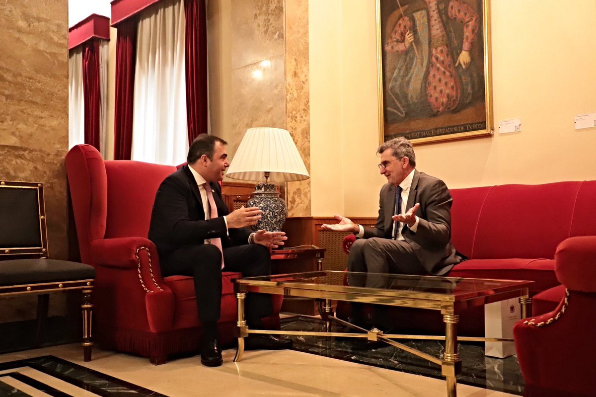 LimonesAG's tweet photo. Reunión con el embajador de Georgia Alexander Chkuaseli @GeorgiainSpain “Trabajar juntos para conseguir un espacio europeo común”.
@gpssenado https://t.co/XHQhwq2hgz