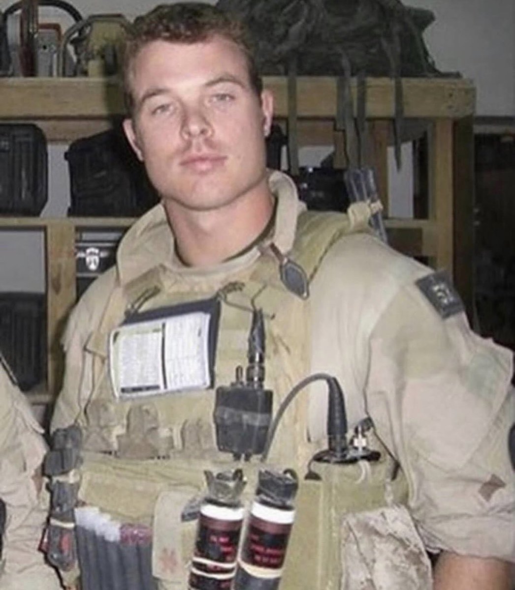 op_hawkeye's tweet photo. 5.5.2017 | Senior Chief Petty Officer Kyle Milliken🇺🇸
#OpHawkeyeRemembers #KyleMilliken #UCONN #DEVGRU #SilverStar #BronzeStars (4) #PurpleHeart #TillmanScholar #LongLiveTheBrotherhood #LLTB #supportourSOFcommunity #Operation_Hawkeye
🔗 https://t.co/F11O8v5u0J
🔗 https://t.co/w2uEsfQW8P
📜 https://t.co/6JE992RA79
📜 https://t.co/AKmRRZcHJP
📜 https://t.co/yBfpQuxHks
📰 https://t.co/c9DxR2zhOm
🎥 https://t.co/10wAi4UtsY
📍 https://t.co/swWhB8Dblp