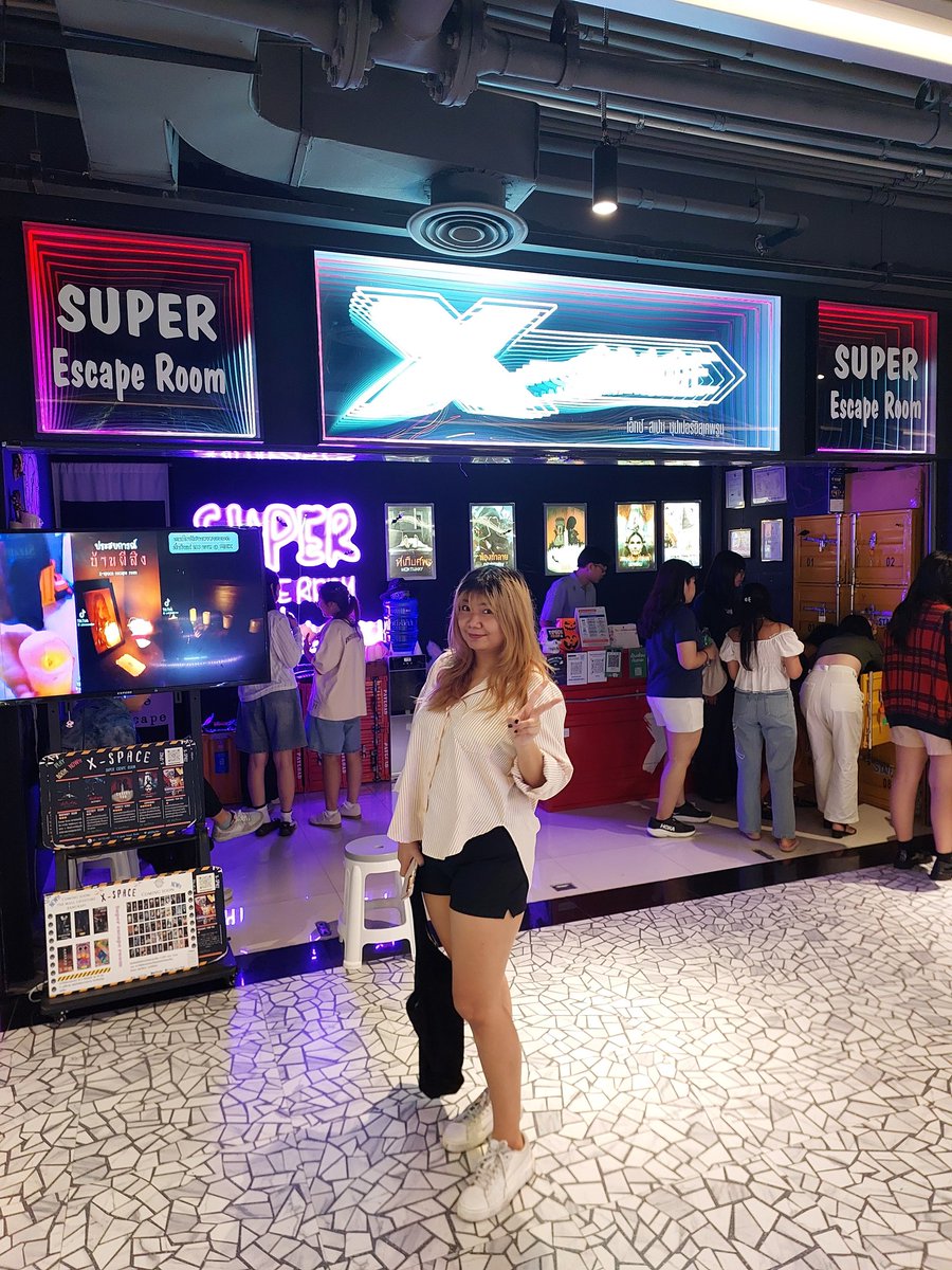 เมื่อวานพานายหญิงไปกินบุฟเฟ่ต์ Wisdom เดิน MBK ละก็เล่น Escape Room ตามที่เคยสัญญาไว้เมื่อนานมาแล้ว 😀