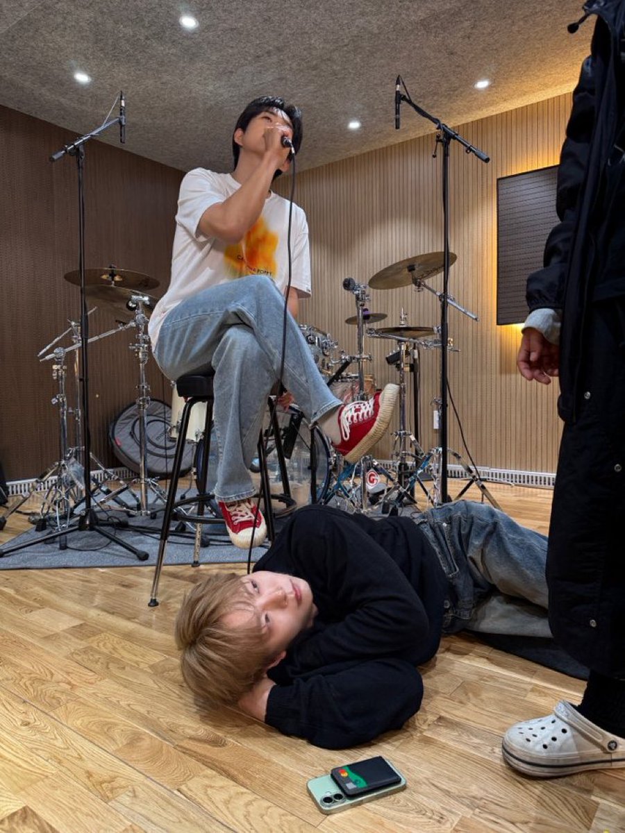 뎁스 tweet media