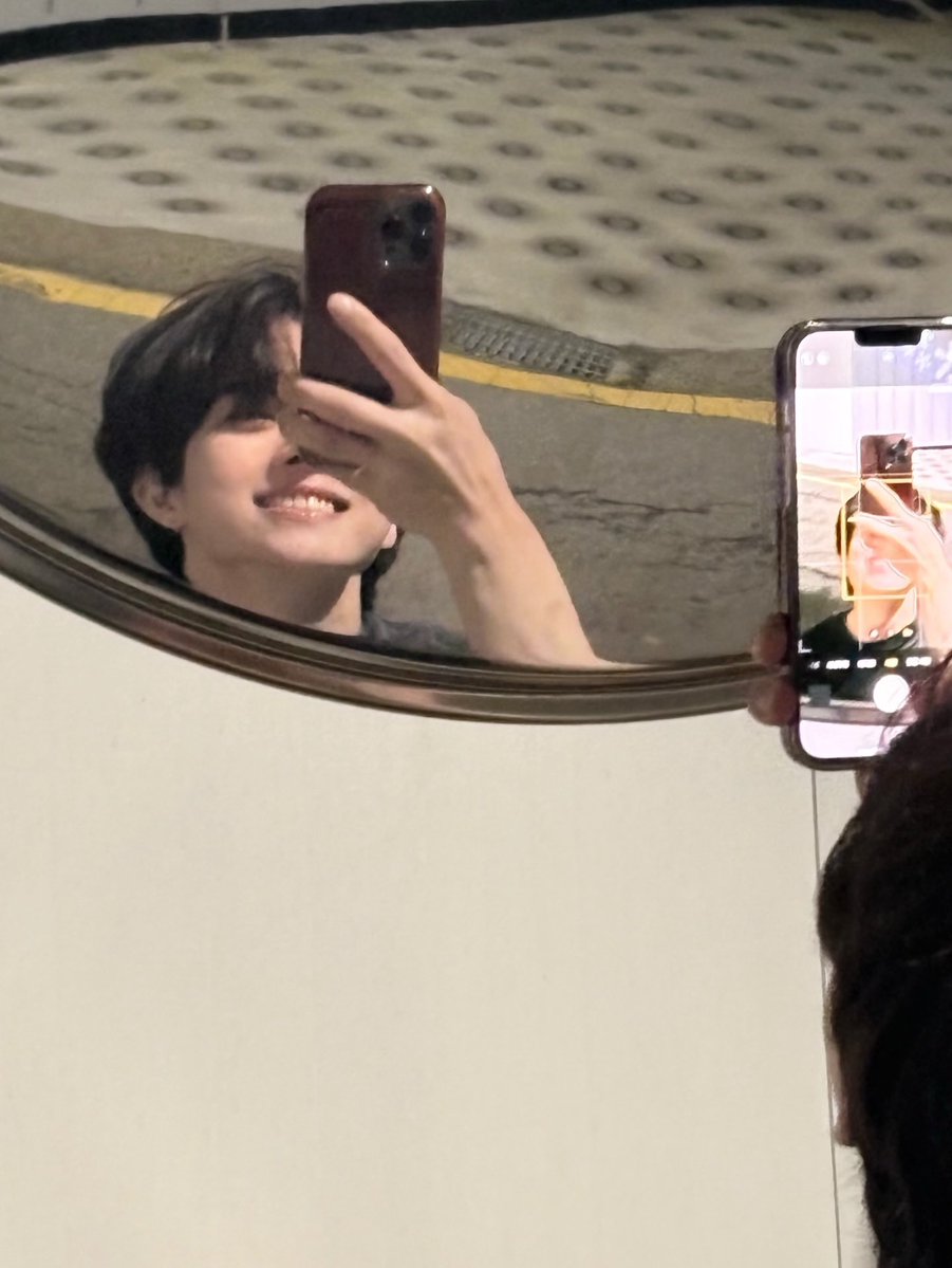 로에 tweet media