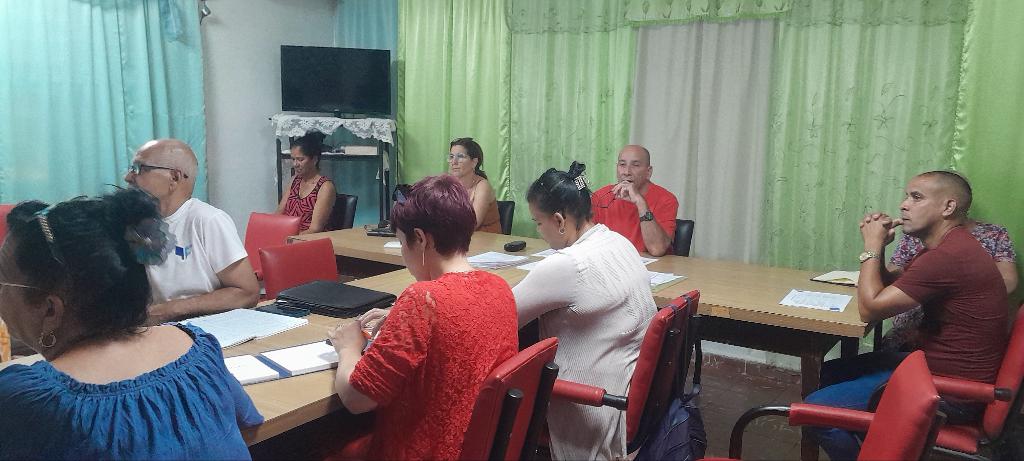 Socarras1Anabel's tweet photo. Se analiza en la mañana de hoy las propuestas para dar continuidad al proceso de redimensionamiento de las Unidades Presupuestadas en #PinardelRío. Buscamos calidad y eficiencia en nuestra gestión.  #CubaEduca @CubaMined @YamileRamosCord https://t.co/RaHQqTz2vf