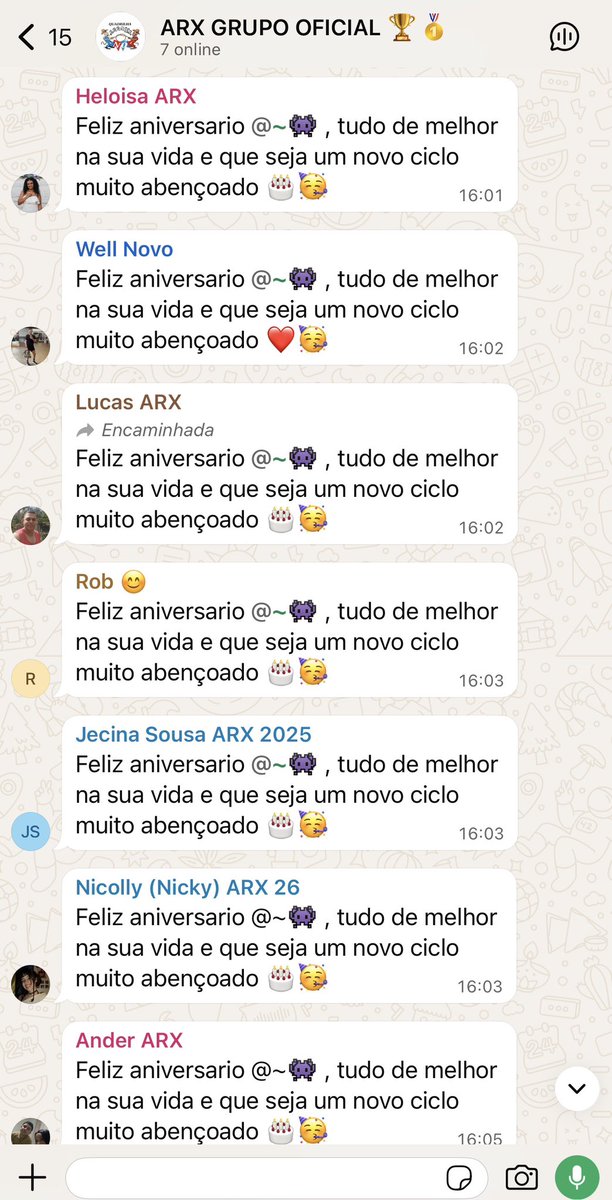 E minha quadrilha (<a href="/arroxaono/">Arroxa o Nó</a>) que tem preguiça de elaborar uma mensagem de aniversário, aí eles só copiam e colam a última que mandaram kkkkkkkkk