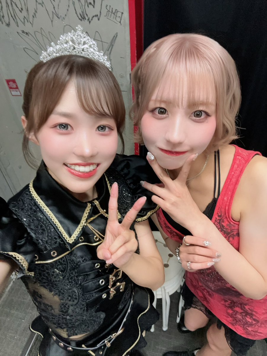 ray_MANACLE's tweet photo. ���IT'S REI DAY』
れいちゃん、お誕生日おめでとう~🎂✨
今年も大切な日にMANACLEを呼んでくれて嬉しいっ(*´-`)
ViMさんではかっこいいれいちゃんが、ソロだとかわいすぎて癒されました☁️
フロアも楽しそうで素敵な日だった👏
れいちゃんにとって、幸せな1年になりますように🎉 https://t.co/k4ISVlTa1J