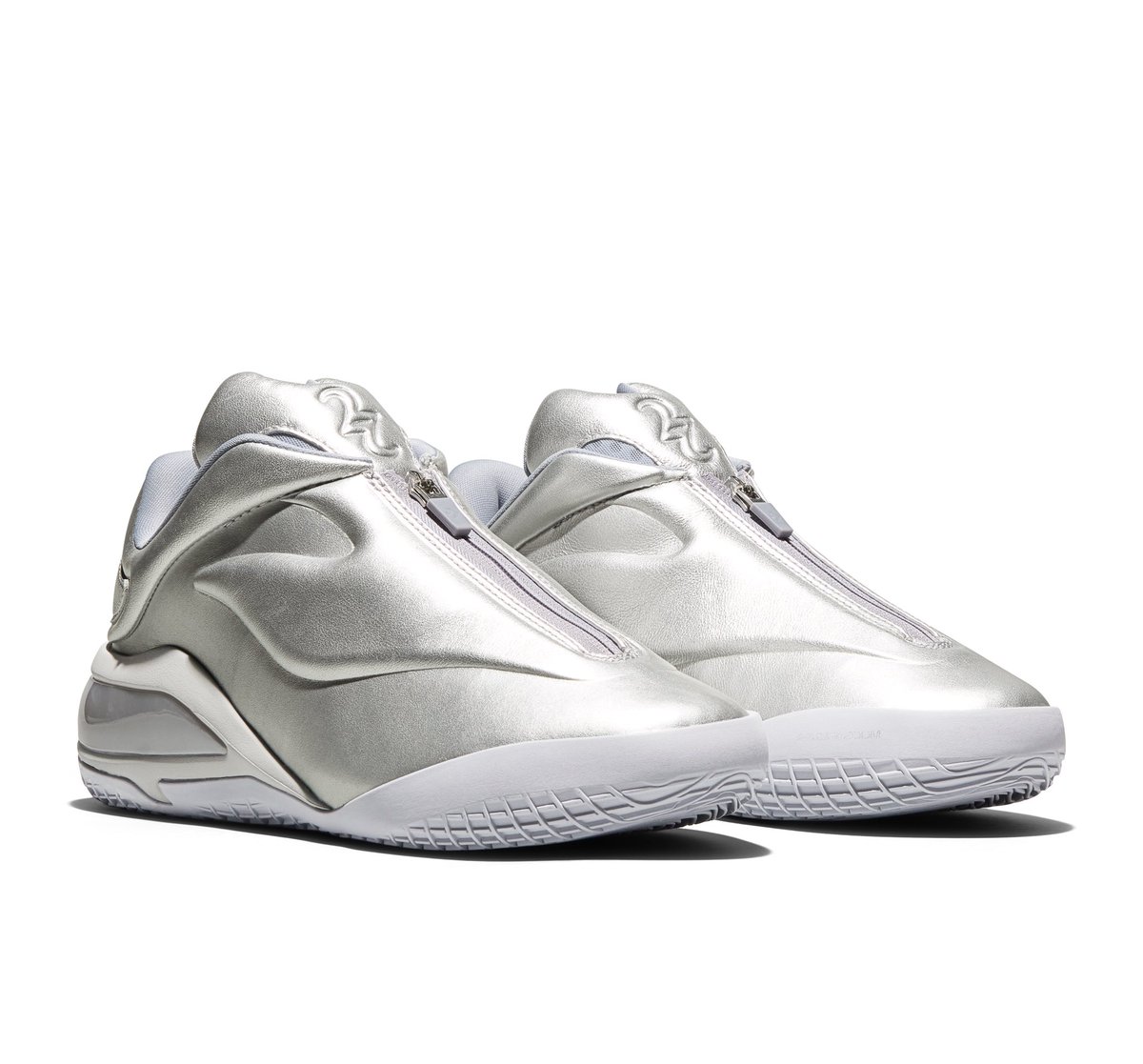 SHAI IS SEEMINGLY DROPPING A NEW COLORWAY OF THE SHAI 001’S FOR EVERY ROUND OF THE PLAYOFFS AGAIN

ROUND 2, WE GOT SHAI 001: STEEL

This design is so cleannnnnn 🥶