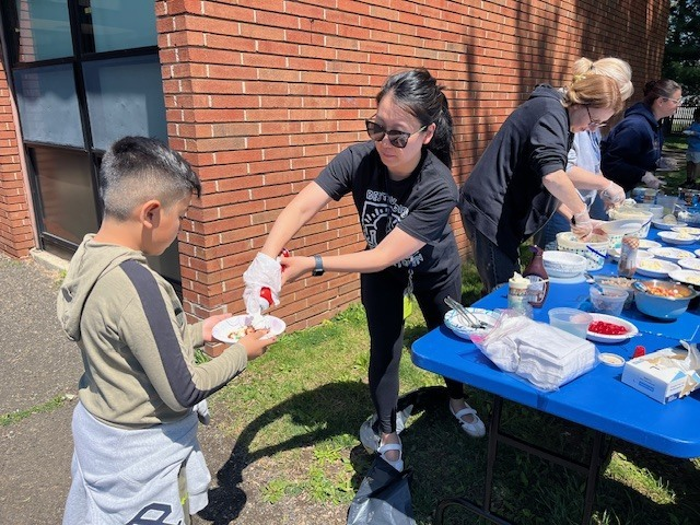 ColeManorES's tweet photo. Our Cole Manor 3rd grade leaders worked incredibly hard on their PSSAs. Their hard work paid off; everyone enjoyed an ice cream party on Friday, May 1st. Congratulations! https://t.co/4KTIY0rdhk