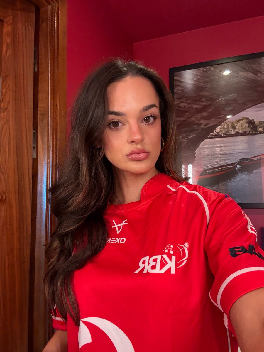 Hannah Hughes tweet media