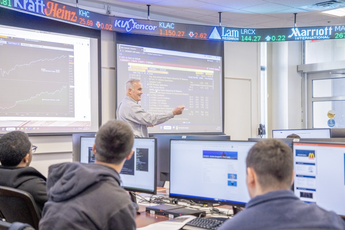 monmouthu's tweet photo. Our faculty don’t just teach — they inspire. 💙 Happy National Teacher Appreciation Day and National Teacher Appreciation Week to every educator who makes a difference at Monmouth. #TeacherAppreciationDay #NationalTeacherAppreciationWeek https://t.co/sXvJ2phoDH