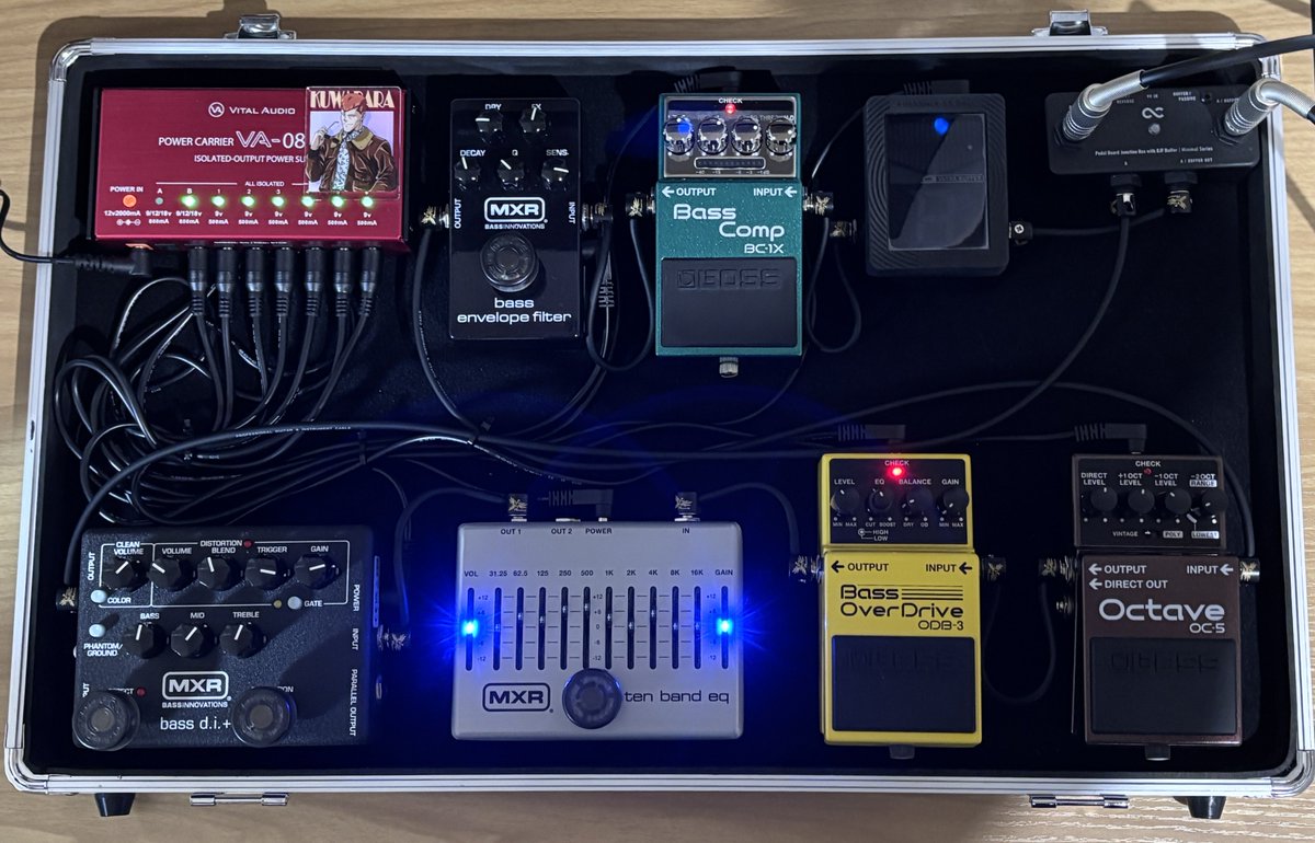 nagitobass's tweet photo. BOSS × MXR 

これを基本にいろいろ試してみようかな

#エフェクターボード
#エフェクターボード2026 https://t.co/chp39VeakV