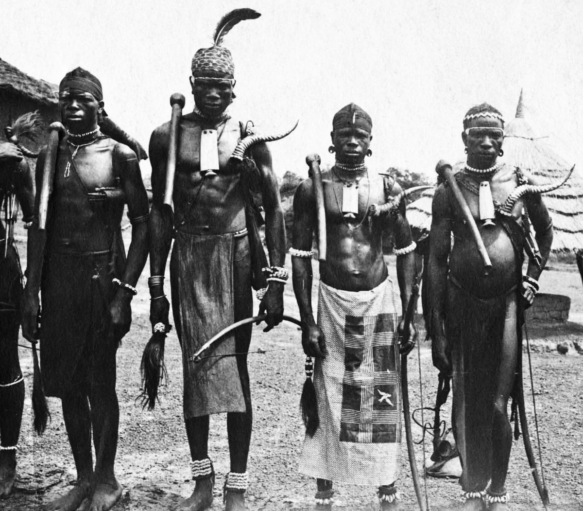 Music__Republic's tweet photo. This precious musical panorama of the Lobi region in southwestern Burkina Faso from the legendary first Ocora series, featuring balaphons, percussion and vocals, is available for Flac and MP3 download on my blog:
https://t.co/ffbcnpzHnL
#Burkina Faso #Lobi #Gan #Dagara #Birifor https://t.co/Af6q9AHs24