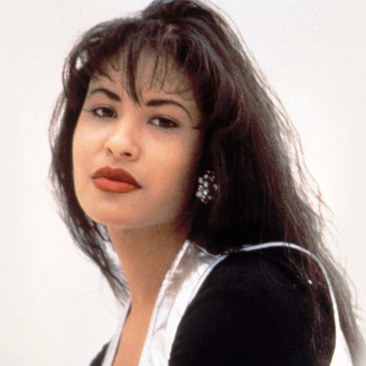 NKAirplayRadio's tweet photo. Happy Cinco de Mayo 💛
Just for fun: Selena ✨The movie or the series—which hit you more?
#CincoDeMayo #Selena #IRememberWhen https://t.co/NWbI2MmgfO