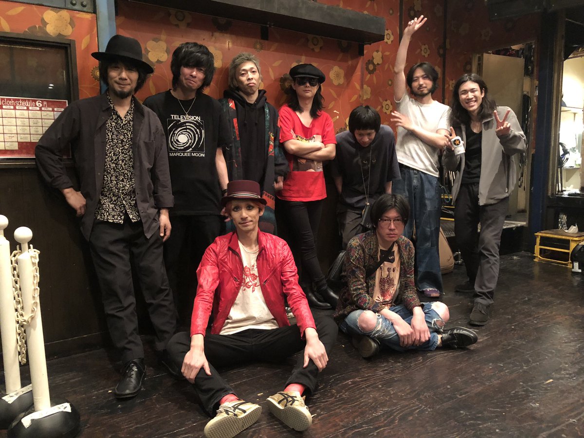 hotspring_band's tweet photo. 本日はNEED MEDICINE TOURファイナル東京編💊

御来場の皆様、THE BOHEMIANS、新宿red clothありがとうございました！
THE BOHEMIANSから「おぉ!スザンナ」をカバーしました🎞️

8/22(土)新宿red clothにてワンマンライブ開催決定！

チケットはe+にてあす5/6(水)10:00発売🎫
https://t.co/SMY5q3cgGv https://t.co/jX1guX4wQL