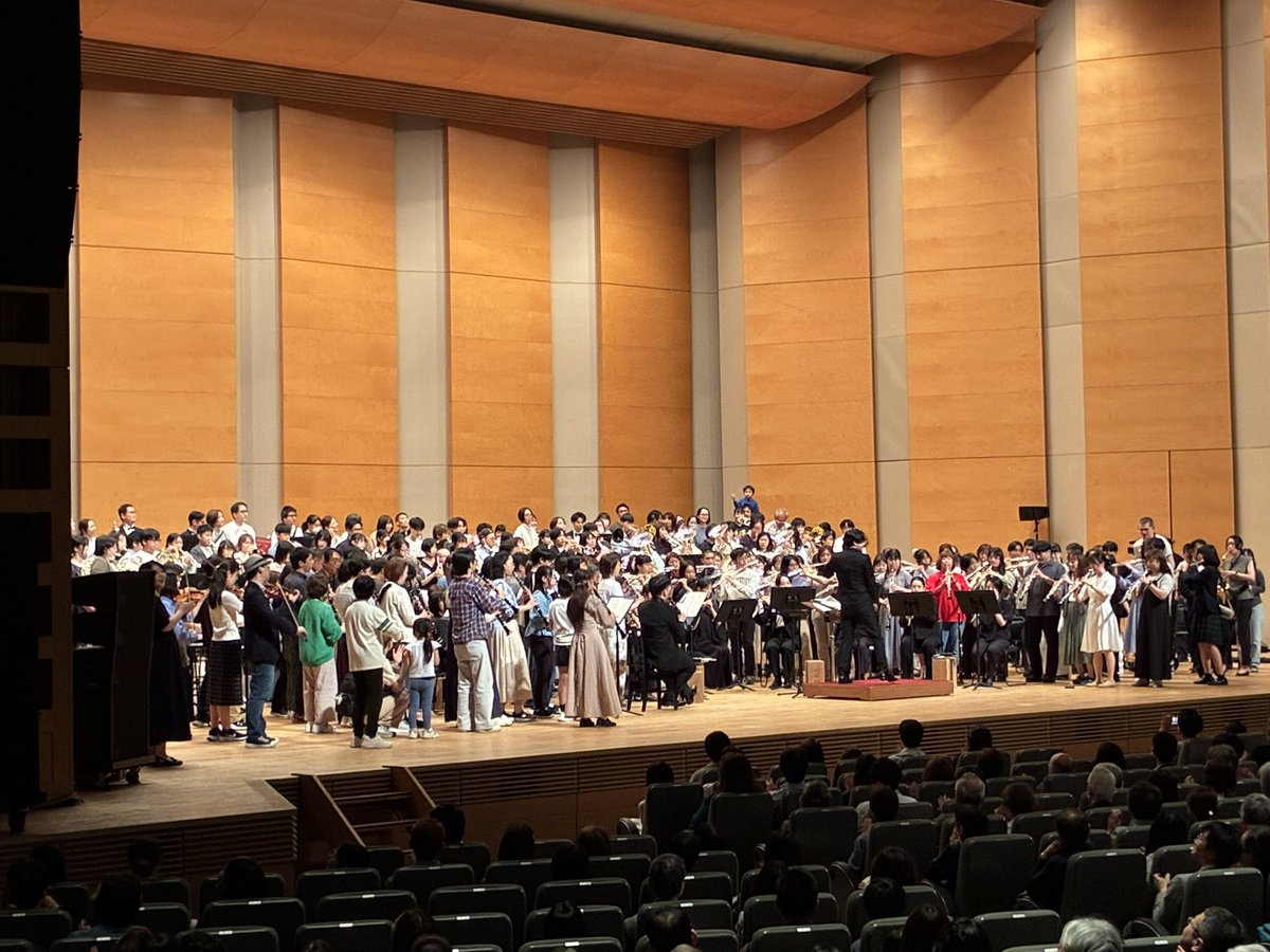 sienawind2019's tweet photo. ラ・フォル・ジュルネTOKYO 2026 
今年のテーマは“LE FLEUVES－レ・フルーヴ 大河”
・ボギー大佐
・テムズ川の旅
・リバーダンス
の3曲と、最後は「宝島」をお客様との共演で。
まるでステージから溢れんばかりのお客様！

多数のご来場ありがとうございました。
#出口大地
#sienawind https://t.co/dKvPYFX6UQ