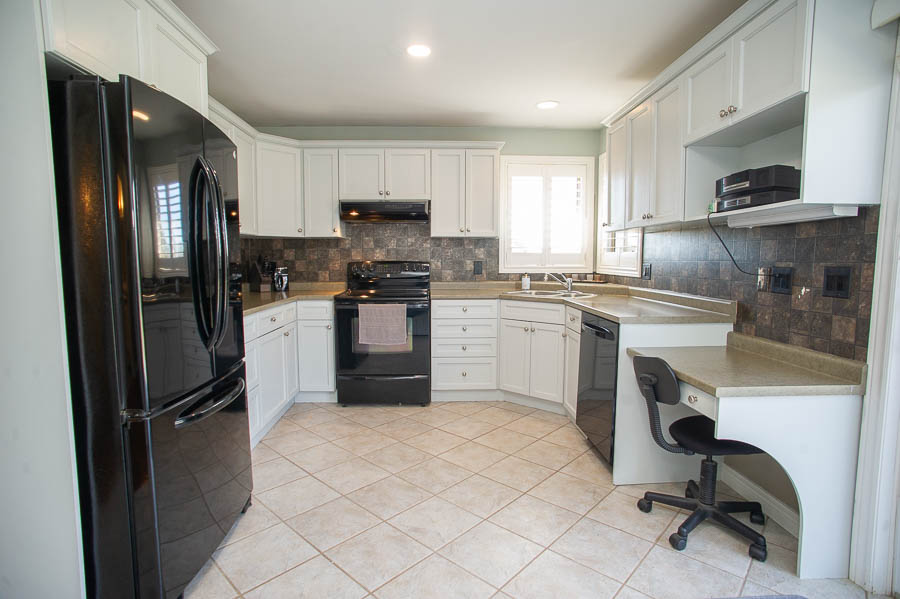 TeamKateAgents's tweet image. #ForSale! Welcome to 307 Brant County Road 18. This home sits on a 1.1+ acre lot backing onto the river. With 3+2 bedrooms and 2 baths, this could be your retreat! Listed at $949,900.
#RealEstate #Brantford
Revel Realty Inc. - The Kate Broddick Team
Kate Broddick - Sales Rep