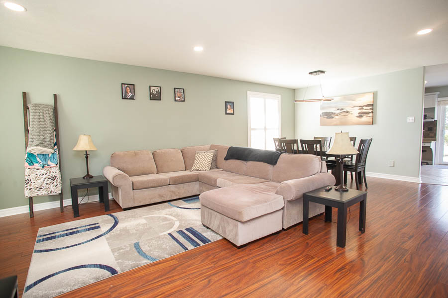 TeamKateAgents's tweet image. #ForSale! Welcome to 307 Brant County Road 18. This home sits on a 1.1+ acre lot backing onto the river. With 3+2 bedrooms and 2 baths, this could be your retreat! Listed at $949,900.
#RealEstate #Brantford
Revel Realty Inc. - The Kate Broddick Team
Kate Broddick - Sales Rep