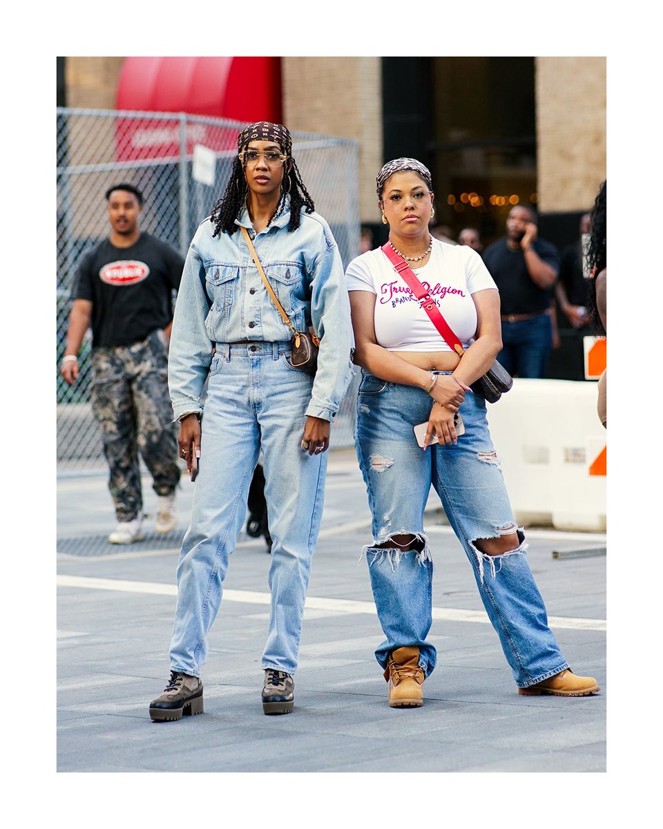 FramedByStan's tweet image. What did people wear to the CLRS festival #dallas #colors
