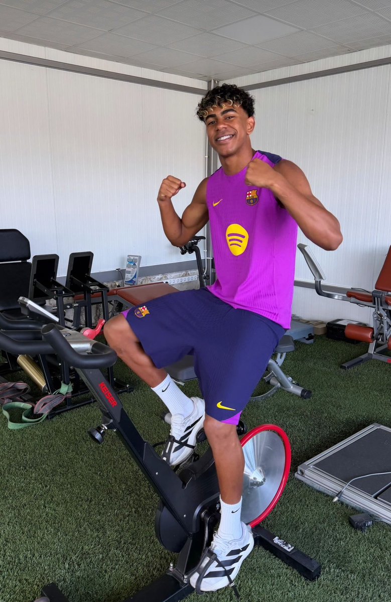 FCB World tweet media