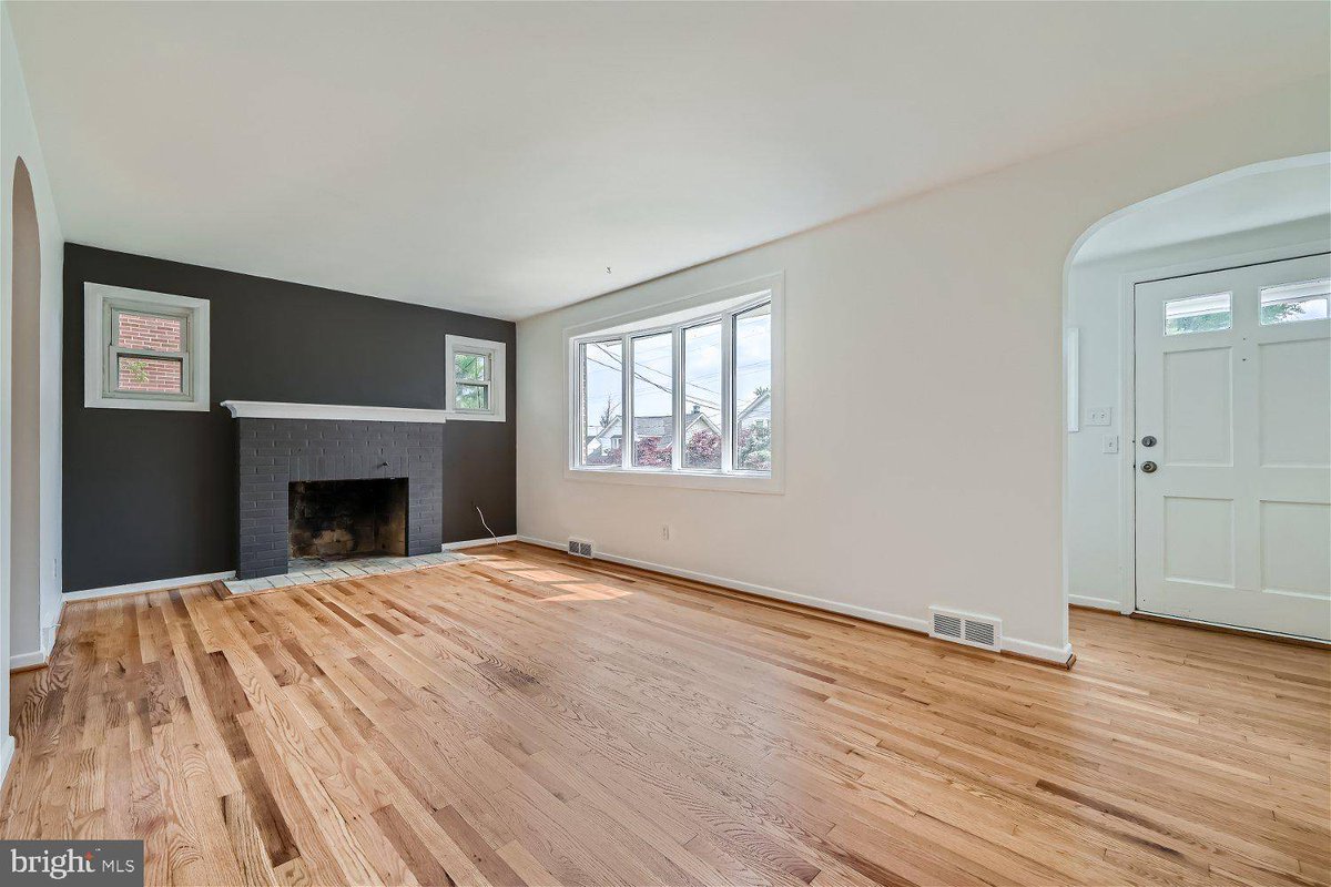 justVYBEdotcom's tweet image. 🏘 Say Hi @ Our Upcoming Open House!! ✨🏘

🔸 Baltimore, MD 21206 🔸

💲 $2,500 💲 | 3 🛌 | 2.0 🛁

👉 Tap Here to Schedule a Showing &amp;amp; More: sphometeam.com/d8rdc5sv

#marylandrealestateforsale
#marylandhomesales
#newlisting