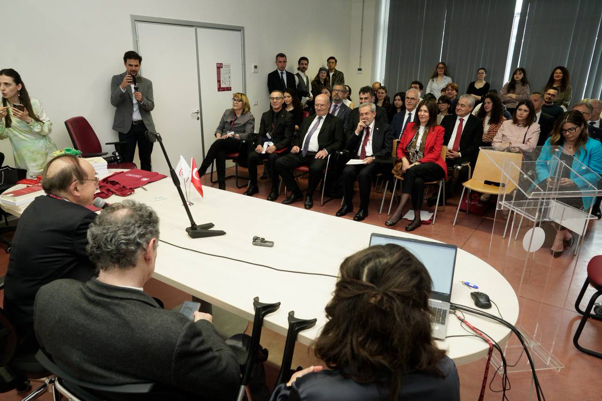 necdetunuvar's tweet photo. Sapienza University ile TÖMER [@AnkaraUnivTOMER] arasında iş birliği protokolüne imza attık.
Protokolün hayırlı olmasını diliyor, katkı sunanlara teşekkür ediyoruz. https://t.co/ajUmq1CI93