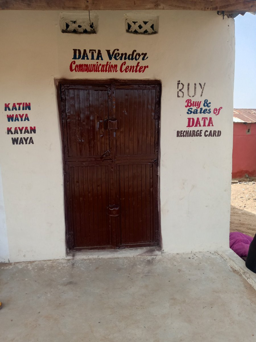 Safwan_I_musa's tweet photo. Alhamdulillahi 🥰 after some years selling data inside my Mama's room, through the grace and the will of Allah, I was able to open a shop, to all hustlers out there I pray may Almighty Allah continue to be there for us all ♥️🙏 https://t.co/NKAKcScRnK