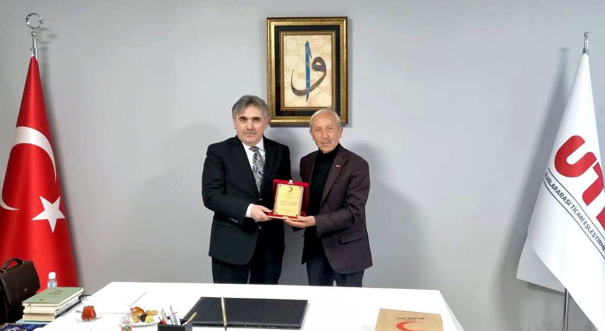 utepankara's tweet photo. UTEP Ankara Şubemizde anlamlı bir buluşma gerçekleştirdik.

Türk Kızılayı Ankara Şube Başkanı Sn. Mehmet Sılay ve değerli heyetini ağırlamaktan büyük memnuniyet duyduk.

#UTEP #Ankara #TürkKızılayı #İşBirliği #Teşekkür https://t.co/fio6c6e5H4