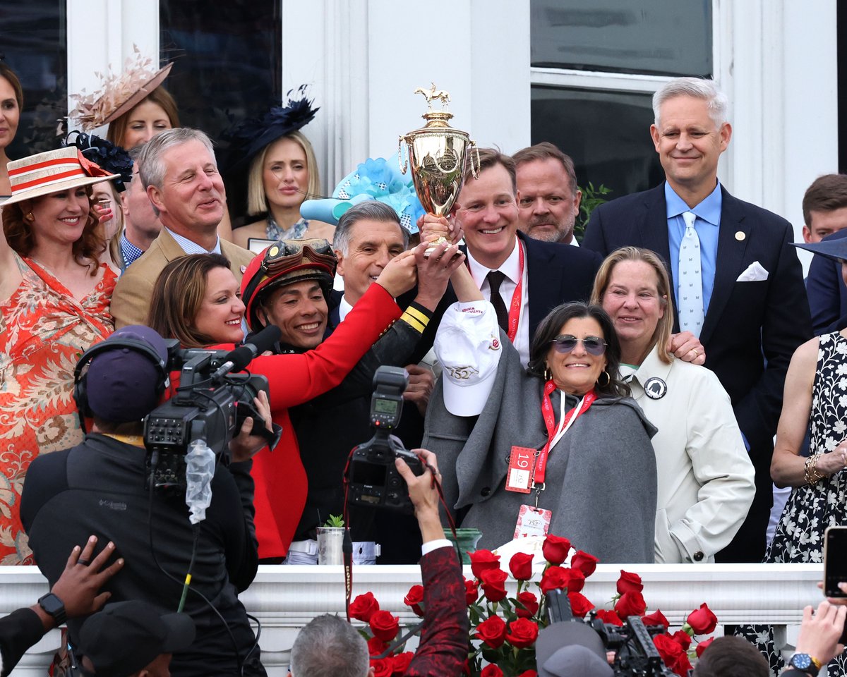 KyHBPA's tweet photo. We have changed our thumbnail and cover photos in recognition of GOLDEN TEMPO's victory in #KyDerby152 w @jose93_ortiz up for history-making @reredevaux & owners #PhippsStable & #StElias. ๐ธ@CoadymediaUSA @KurtisCoady https://t.co/2eQOxuv1ll