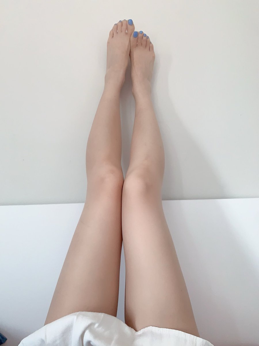 aiwanaaa's tweet photo. 老公，🌿我 #女大学生 #文爱 #玉足 https://t.co/irsvGpHXn7