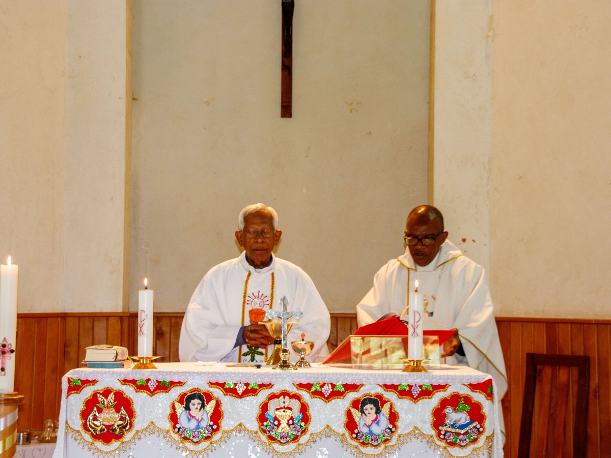 COGRINyumbanike's tweet image. We welcomed our new management team to Nyumbani Children’s Home with a Mass and luncheon last Friday. Led by General Manager Sr. Doris Mulongo, the team is committed to strengthening Nyumbani’s sustainability through revitalised income-generating activities.
 #Nyumbani #Leaders