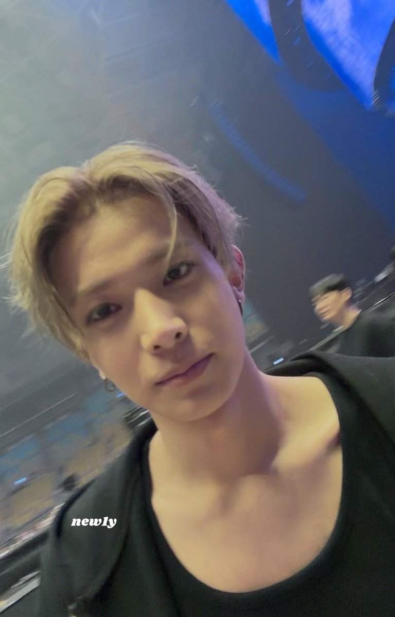 안나 ☆ fan acc tweet media