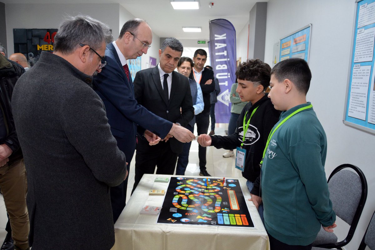 erenlermem's tweet photo. Sakarya BİLSEM tarafından TÜBİTAK 4006 fuarı dizenlendi. Fuarın açılışını Kaymakamımız Sayın Günhan Yazar, İl Millî Eğitim Müdür Yardımcılarımız ve okul müdürlerimizle birlikte gerçekleştirdi. 

@gunhanyazar 
@coskunbakirtas 
@ayhannersoyy 
@SakaryaBilsem https://t.co/NBAlW7PzCc