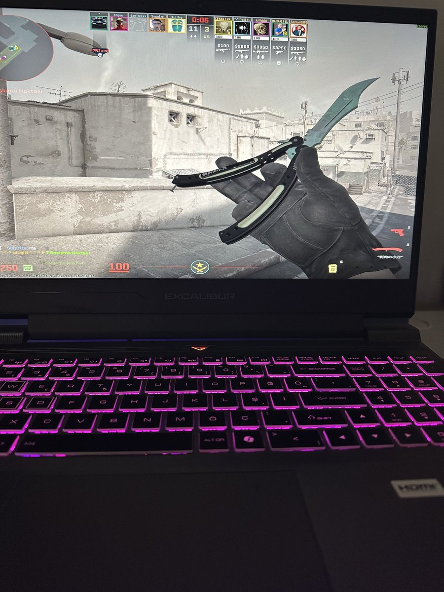 firattrmn48's tweet photo. @DaddyskinsCSGO Hangi eldiveni önerirsiniz arkadaşlar? https://t.co/tCiG1lbpLn
