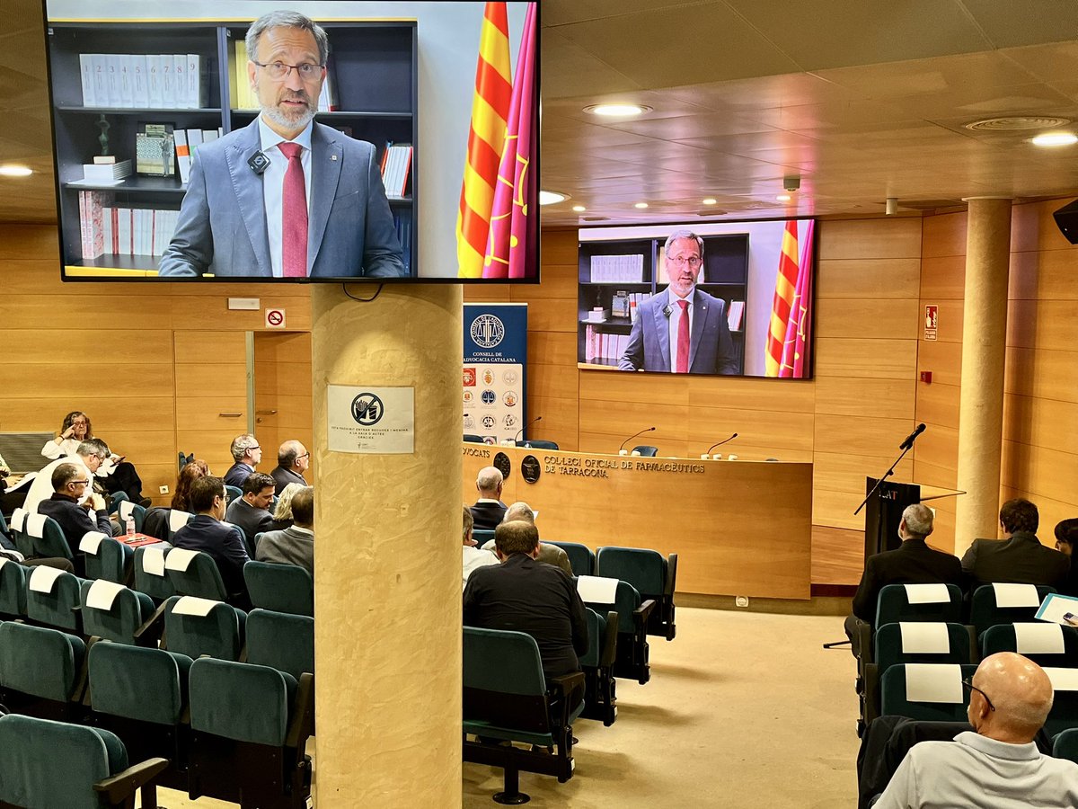 conselladvocat's tweet photo. 🔵 XVII jornada sobre l’ús del català a la justícia a @ICATTarragona 

✅ Parlar català és un dret, no una provocació

🗣️ Inauguren el nostre president @RogeliMontoliu; degà ICAT @Davidrocamora; president Audiència Tarragona, Joan Perarnau; i conseller @llenguacatalana @VilaFx https://t.co/jkOttNi1Ah