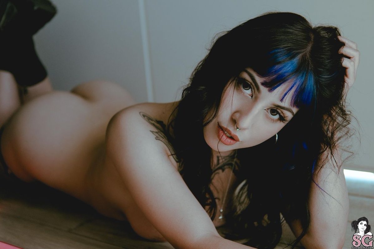 SuicideGirls tweet media