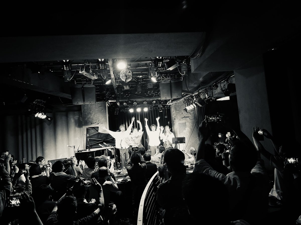 nyabewo1945's tweet photo. 2026.5.4 @南青山Mandara
unconditional love Acoustic Live
〝深呼吸〟

ハグロックで偶然聴いて一気にハマったアンコンさん、明後日で年内ラストだけど、聴きまくってるお気に入りをまさか3曲とも聴けて、オレ得なアコースティックライブでした😌.•♬

#unconditionallove
#uncon.
#ハグロック https://t.co/MiOGlN6N7R