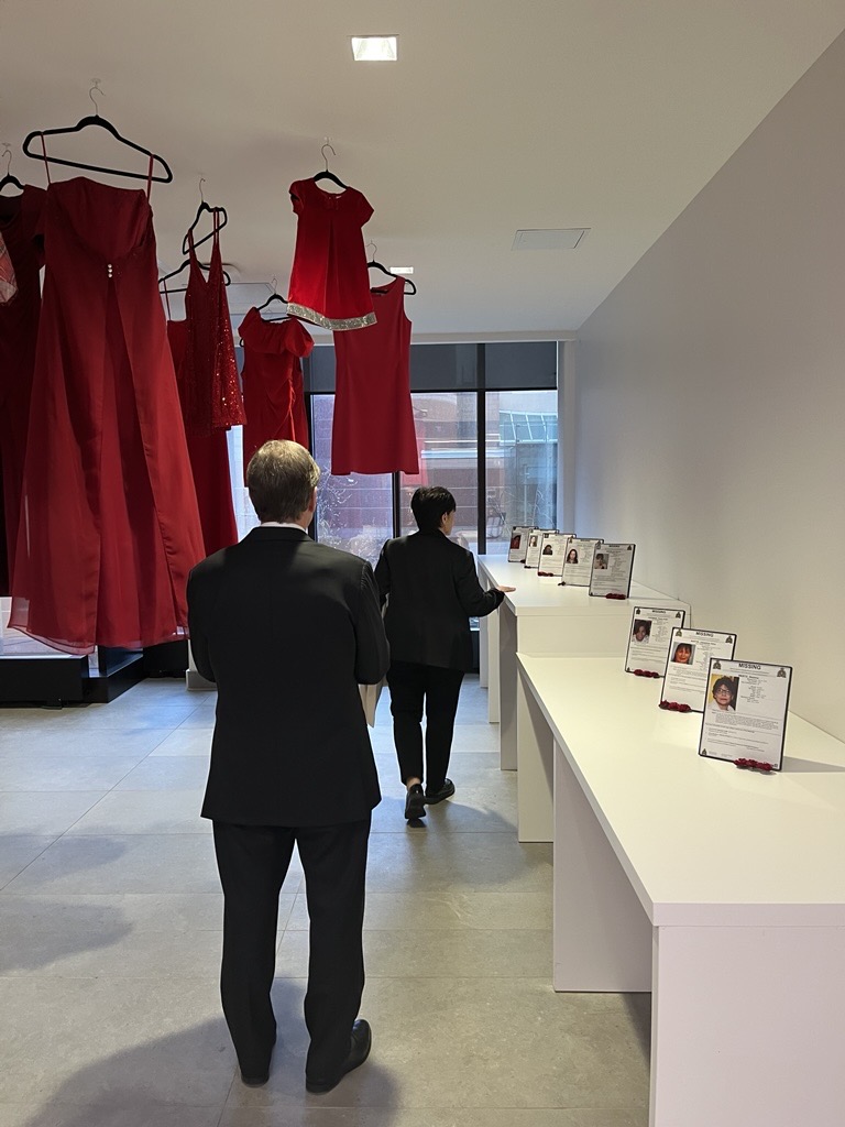 SecretaryON's tweet photo. On #RedDressDay, we remember Indigenous women, girls and 2SLGBTQI+people whose lives have been lost to gendered and racialized violence. Today, we honour and recognize the families and communities who have been deeply impacted. https://t.co/PjyT6CpF9J