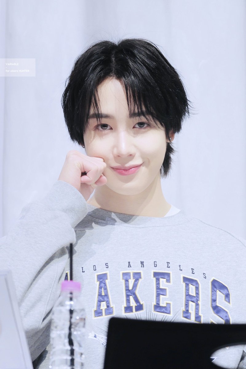variable_051005's tweet photo. 🩶｜260124 NY뮤직 팬싸

#헌터 #HUNTER #ฮันเธอร์ #파팡콘
#싸이커스 #xikers https://t.co/27XqvyumE4