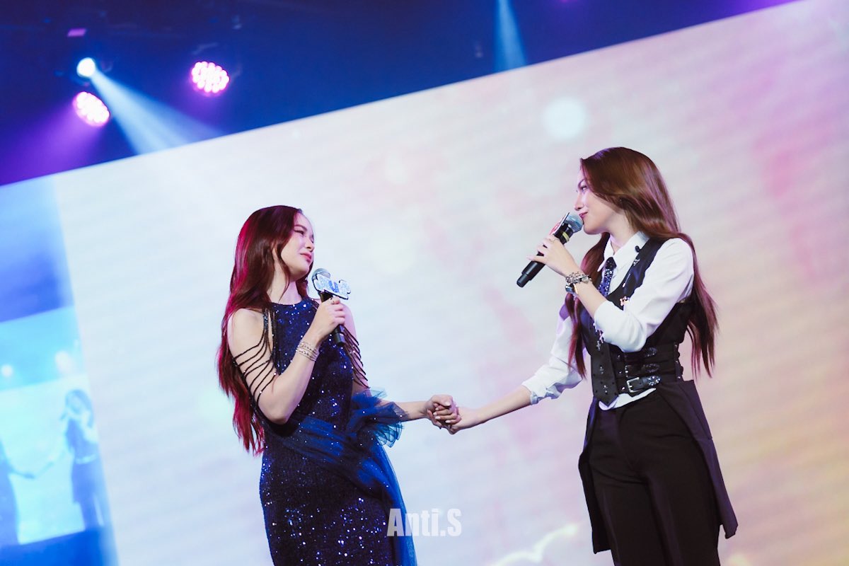早幾日的🦌🐬台北場應該是近兩年來個人感覺最喜歡、最有誠意的一場fan meeting☺️（絕對不是因為💋

主持會搞氣氛、控場、跟粉絲互動、為粉絲謀福利

遊戲完全圍繞🦌🐬兩人、遊戲時間比talk長👍🏻

🦌🐬下台到觀眾席互動、派小禮物、有encore、5套衣服！！！