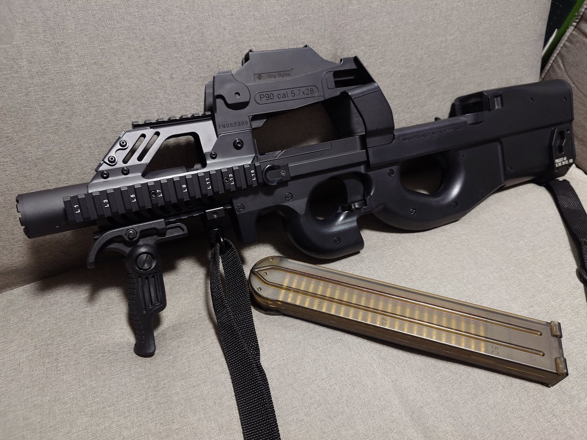BloodyRose01's tweet photo. 愛銃　P90の内部カスタムパーツをＧＥＴしたのでカスタムするぞ！

ハイサイクルメカボックスに変更しショートストロークスイッチを取付

見た目は変わらないが性能UP！

動画見ながらカスタムしたけど動画25分程度だったけど1時間半くらいかかった

#サバゲー https://t.co/7QmXNZg0oA