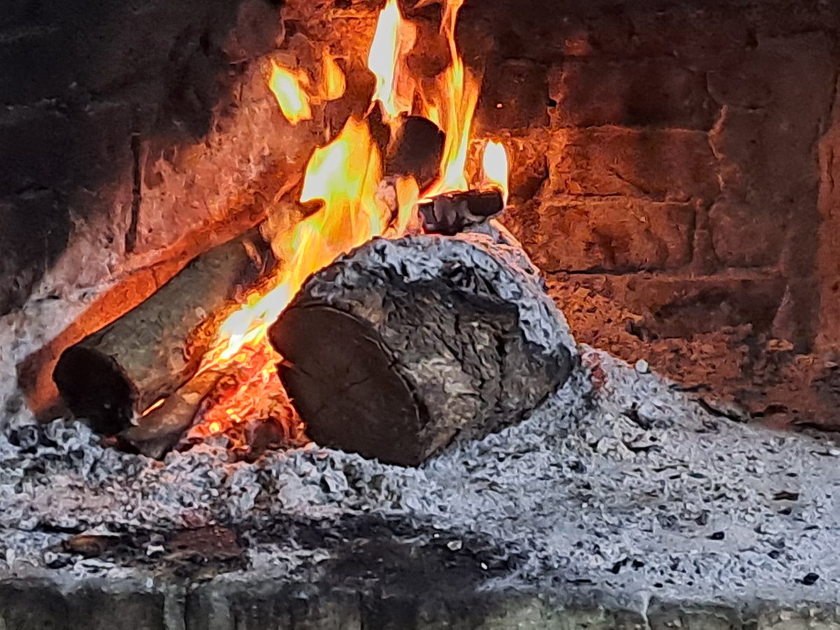 Buen martes a la barra madrugadora,  con menos frío por el Mirador de Minuano. 
Recurso de Amparo, fallo a favor de Gonzalo!!!, los más increíble es que MSP, dice que va apelar...
El problema de la Ministra es que no resiste archivo.
Hoy al frente del Ministerio contradice lo que